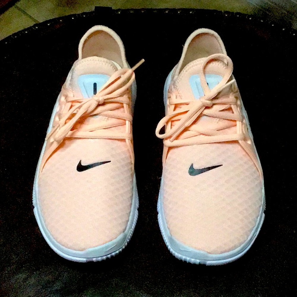 ⭐️EXCELLENT NIKE👟CORAL Acalme Wmns Running shoes